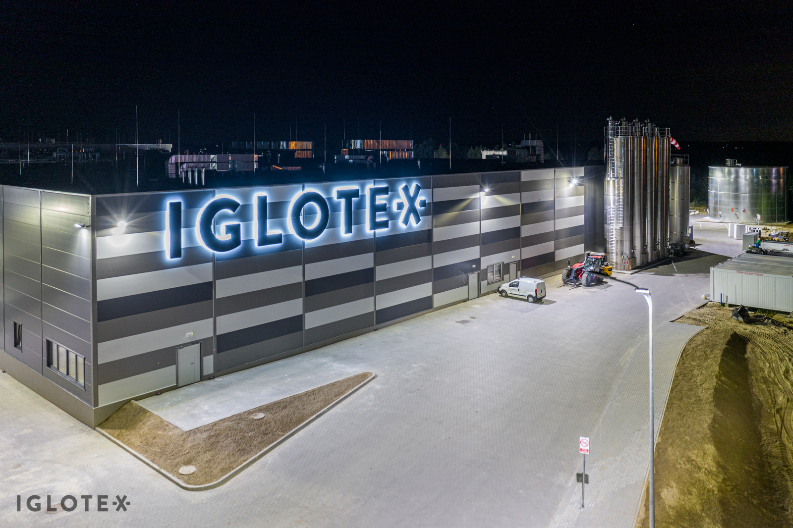 Raport nr 12 z budowy zakładu produkcyjnego i oddziału dystrybucyjnego Iglotex w Skórczu